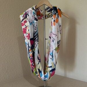 Like new Infiniti scarf